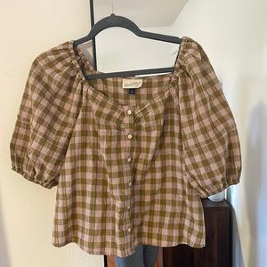 Women’s puff sleeve shirt